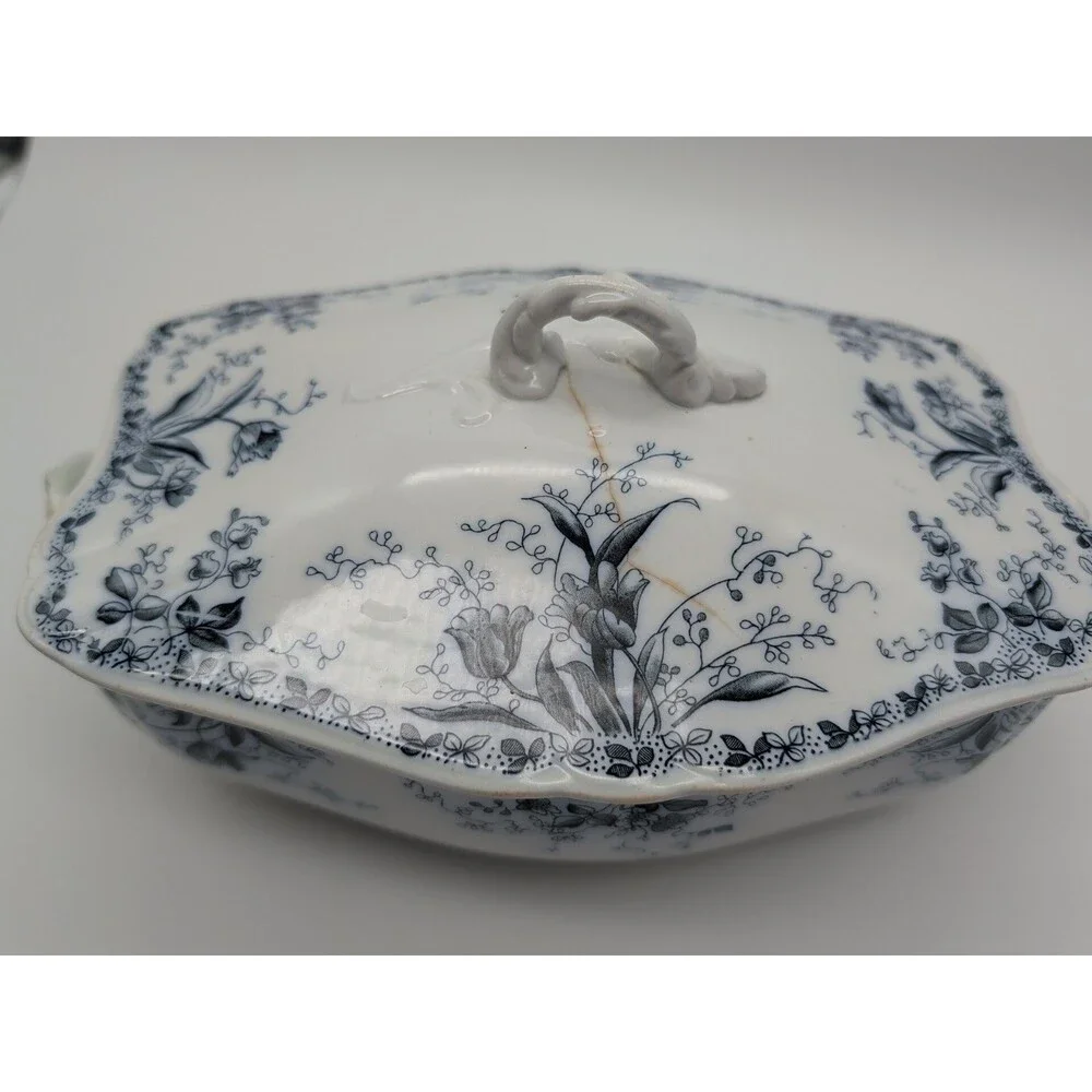 Alfred Meakin Westmeath Lidded Tureen Covered Casserole Floral Blue White CRACK